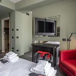 Palace 4*