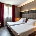 Palace 4*