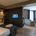 Отель Palace 4*