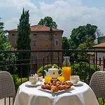 Отель Palace 4*