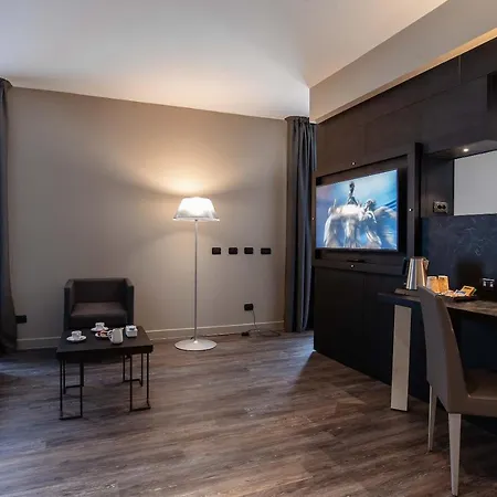 Palace 4*