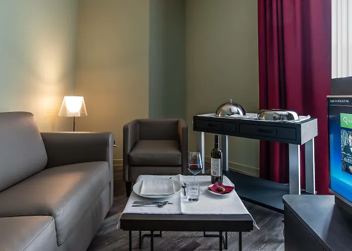 马拉内罗宫酒店