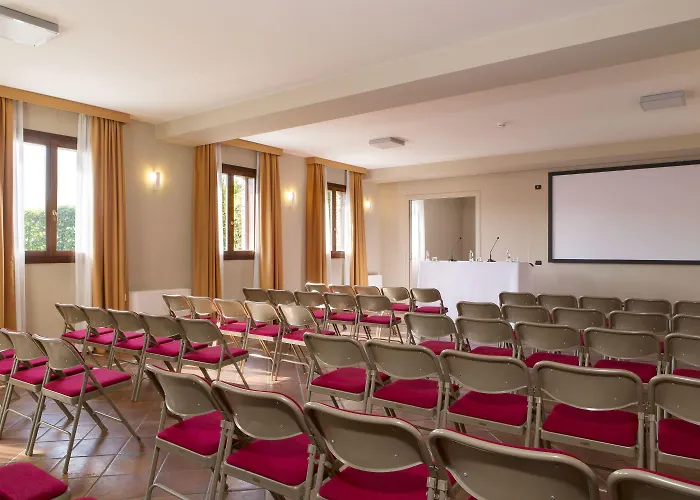 马拉内罗宫酒店 4*