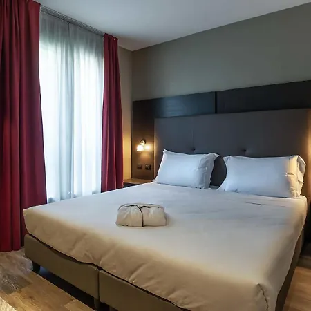 Palace 4*