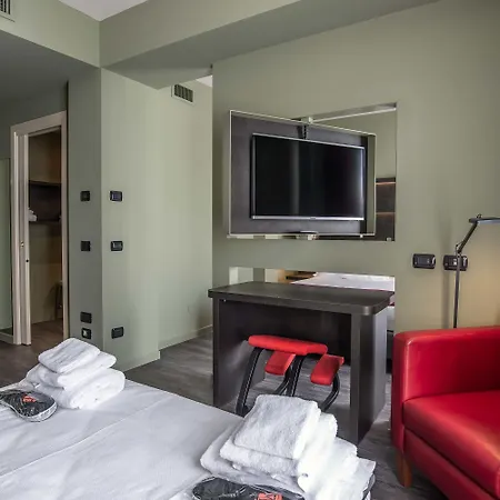 Palace 4*